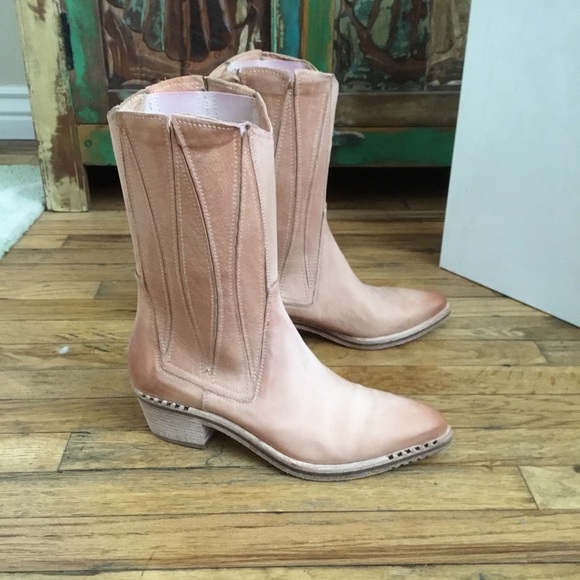 NIB Caria Italian Leather boots - Picture 3 of 14